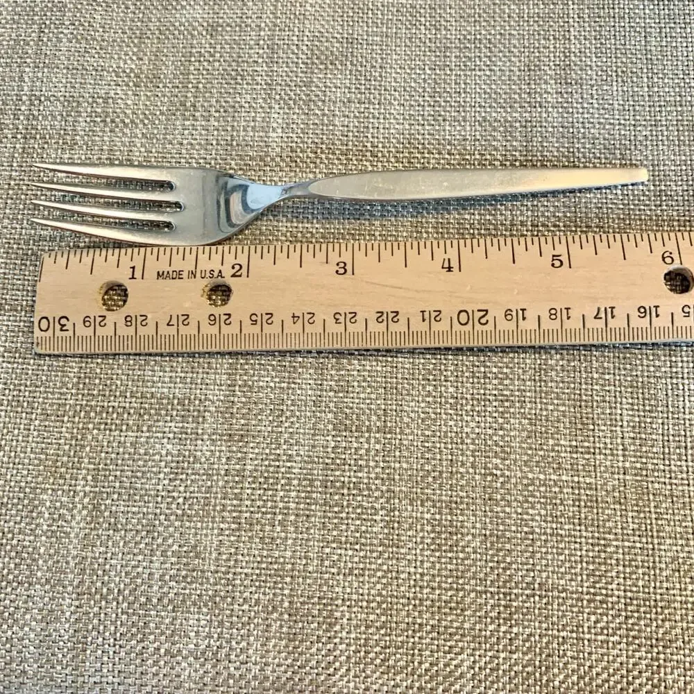 Oneida Community Older Satinique Stainless 7 Salad Dessert Forks Crocker 6” MCM